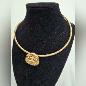 Vintage Gold Tone Twisted Collar Necklace w/ Ornate Medallion Pendant Choker